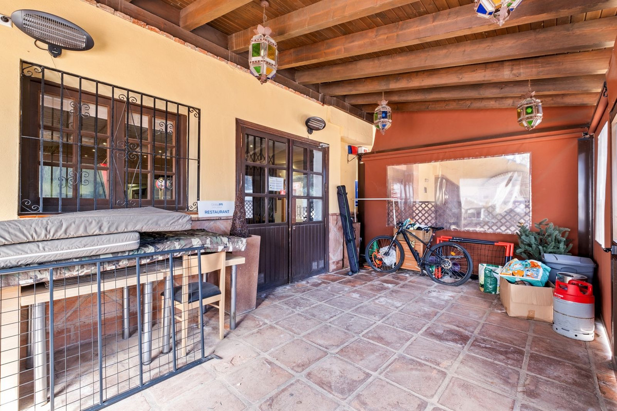 Appartement te koop in Calahonda | 0 slaapkamers H5036314