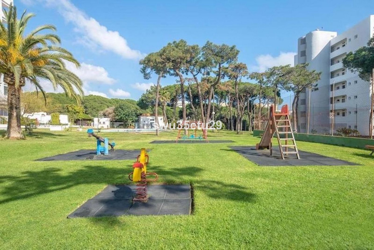 Tussenverdieping Appartement in Calahonda-17