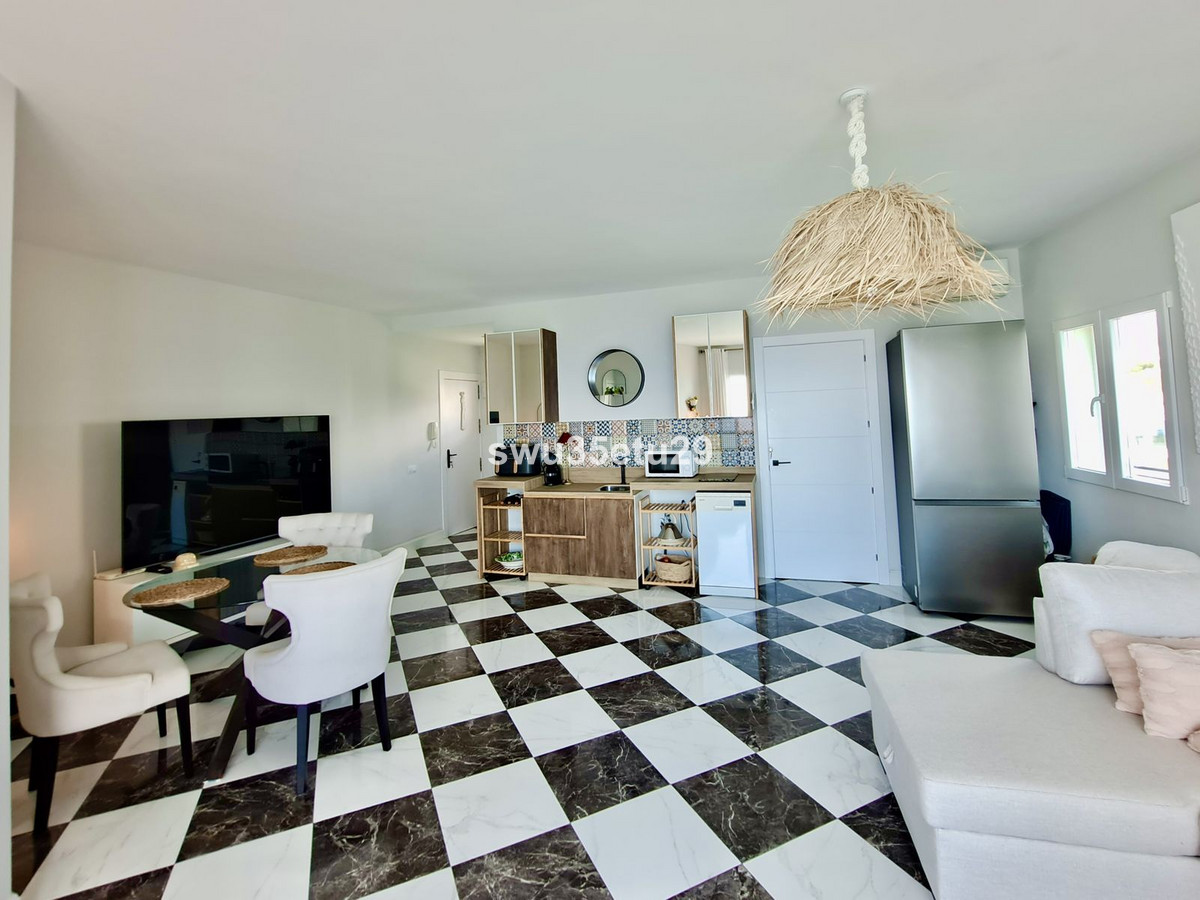 Tussenverdieping Appartement in Calahonda-8
