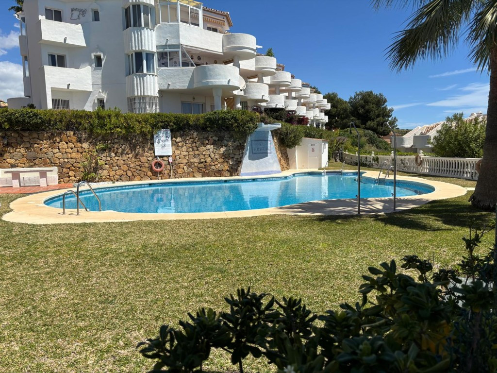 Penthouse te koop in Calahonda | 2 slaapkamers H5042356