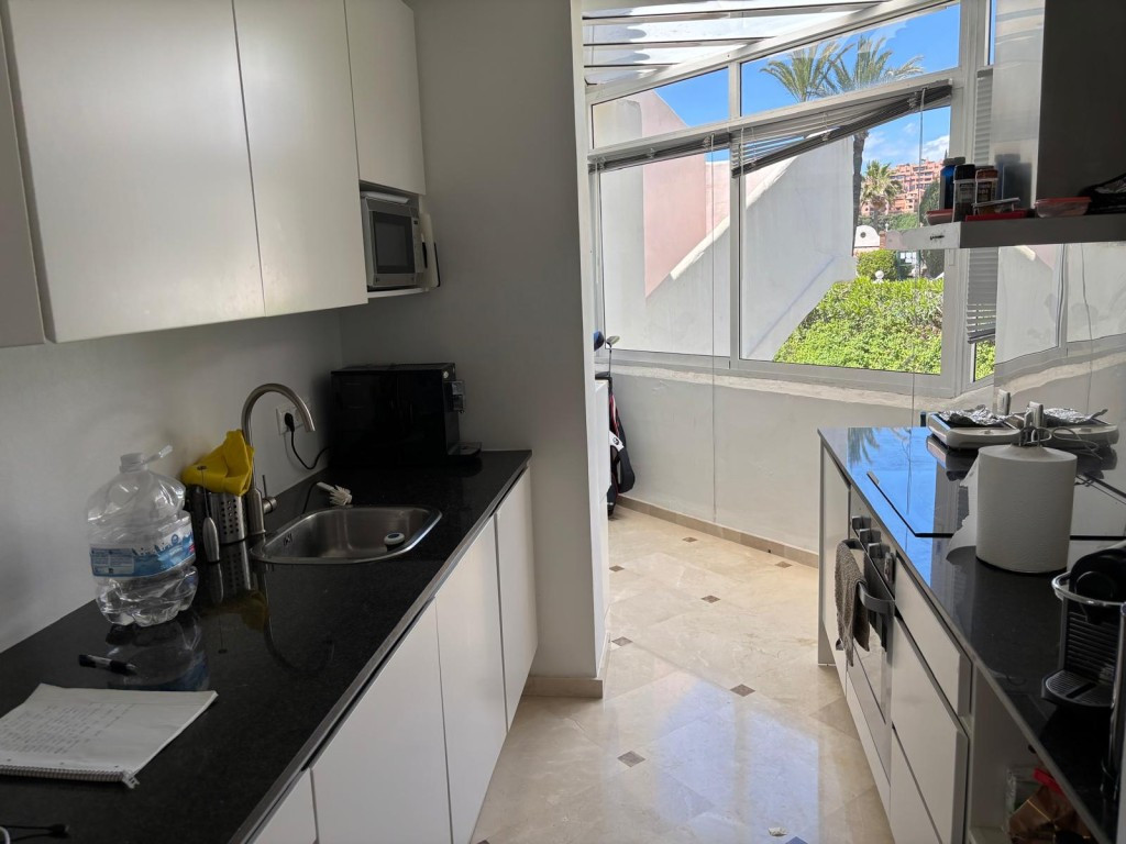 Penthouse te koop in Calahonda | 2 slaapkamers H5042356