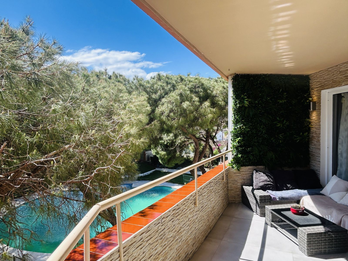 Tussenverdieping Appartement in Calahonda-1