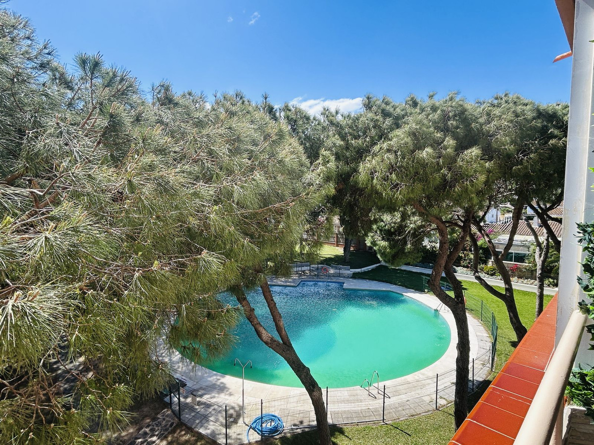 Tussenverdieping Appartement in Calahonda-15