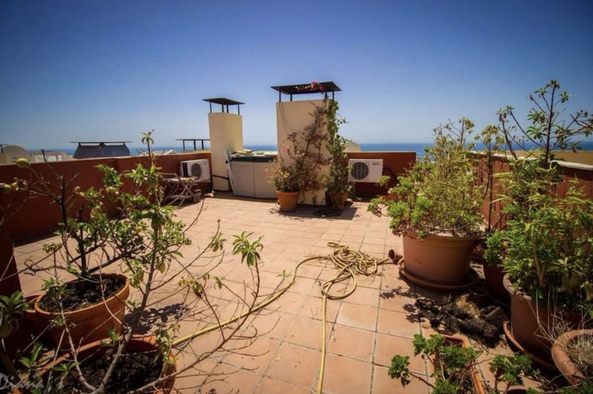 Penthouse Duplex in Calahonda-21