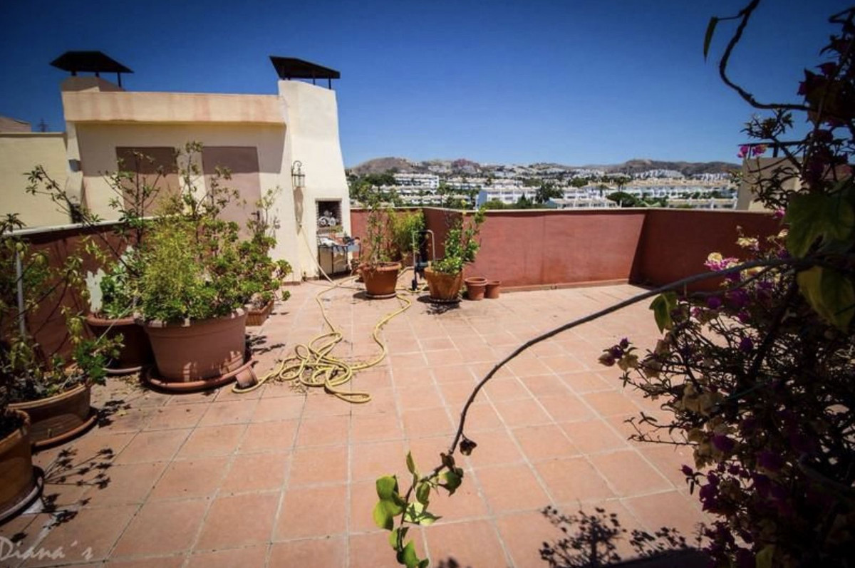 Penthouse Duplex in Calahonda-22