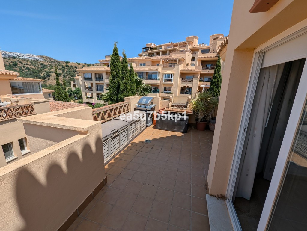 Penthouse te koop in Calahonda | 3 slaapkamers H5065261