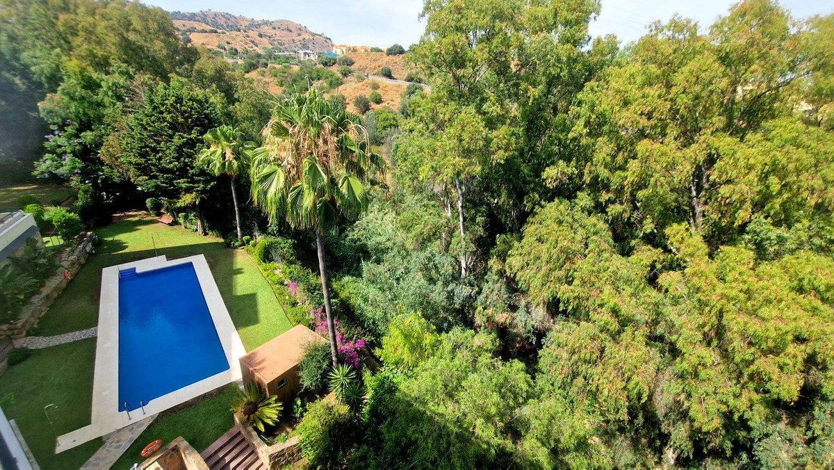 Penthouse te koop in Calahonda | 2 slaapkamers H5076310