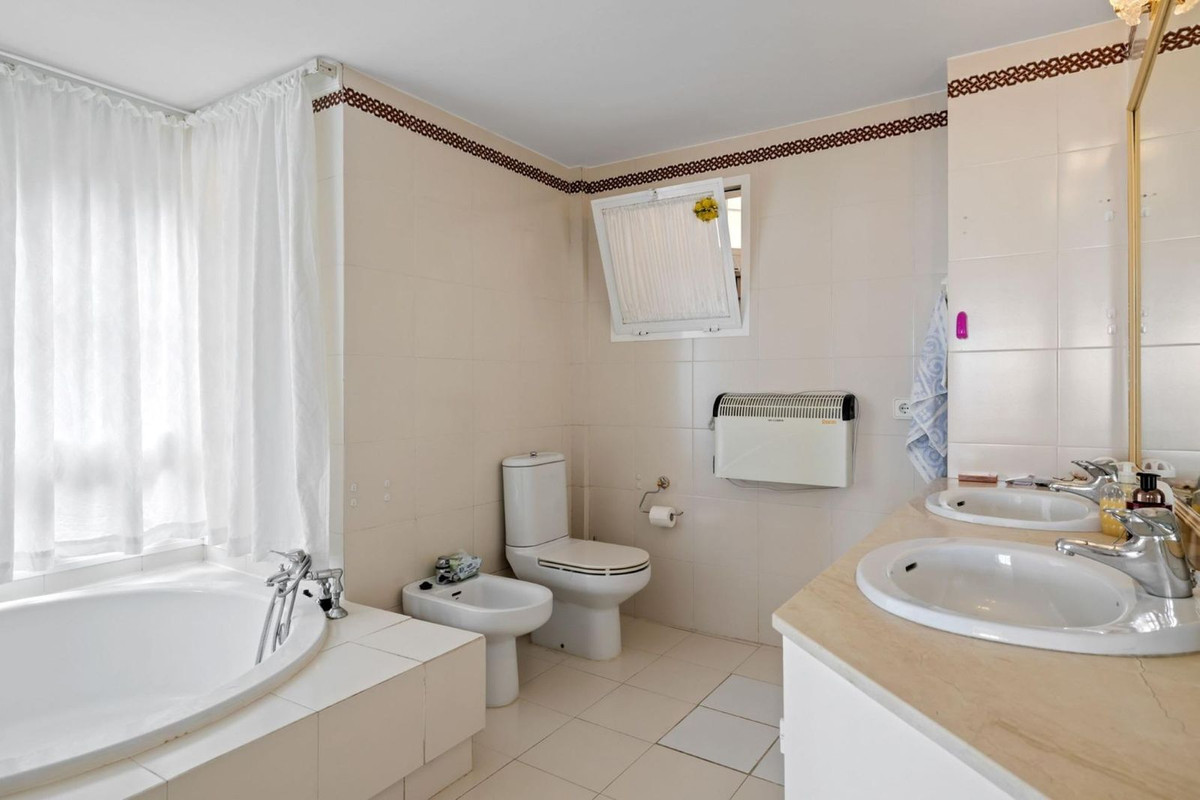Appartement te koop in Calahonda | 2 slaapkamers H5077453