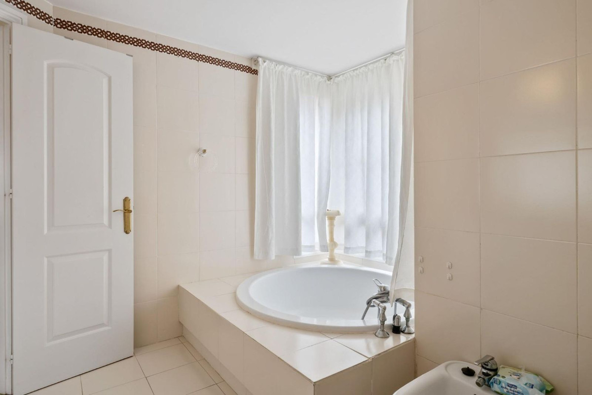 Appartement te koop in Calahonda | 2 slaapkamers H5077453