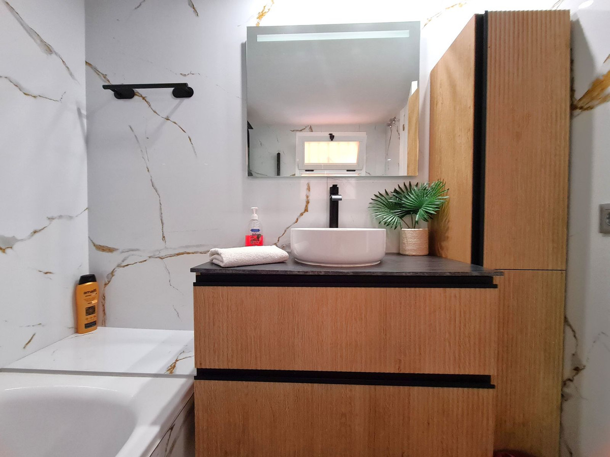 Appartement te koop in Calahonda | 2 slaapkamers H5184268