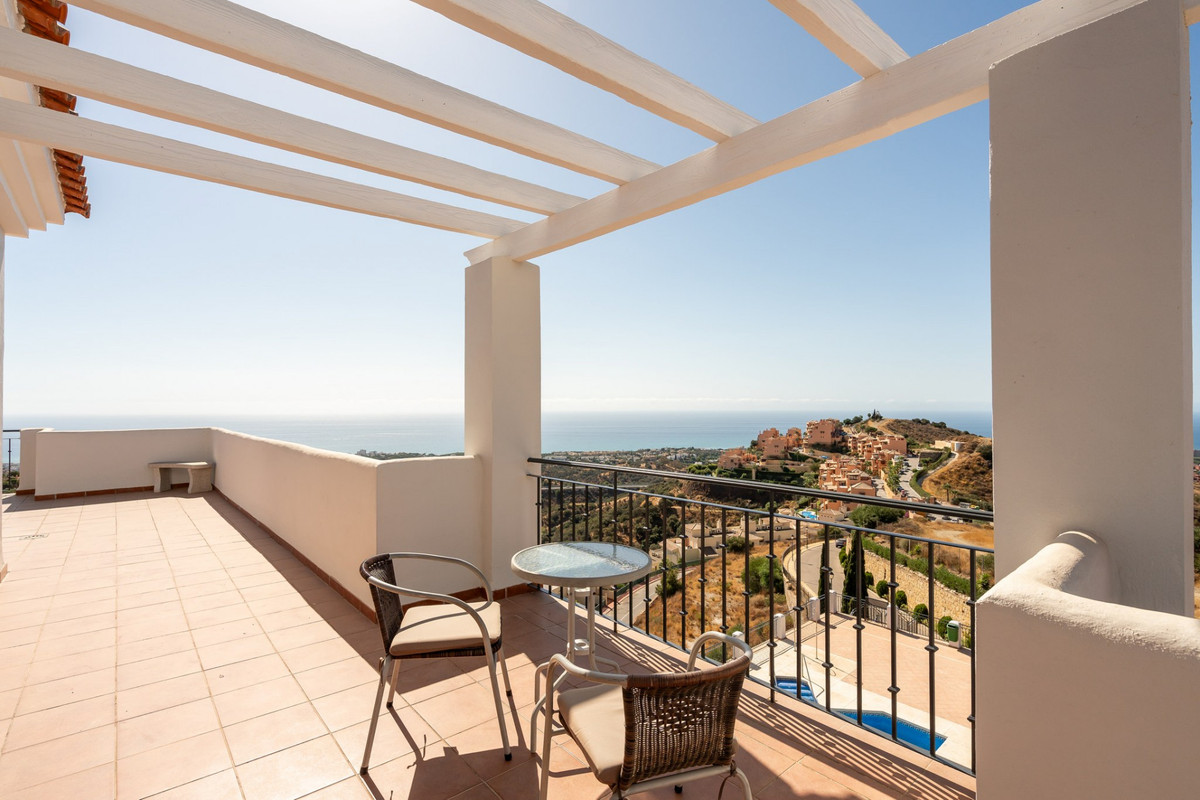 Penthouse te koop in Calahonda | 2 slaapkamers H5188114