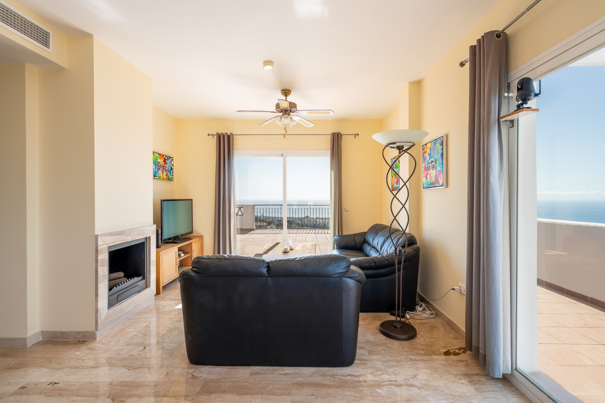 Penthouse te koop in Calahonda | 2 slaapkamers H5188114