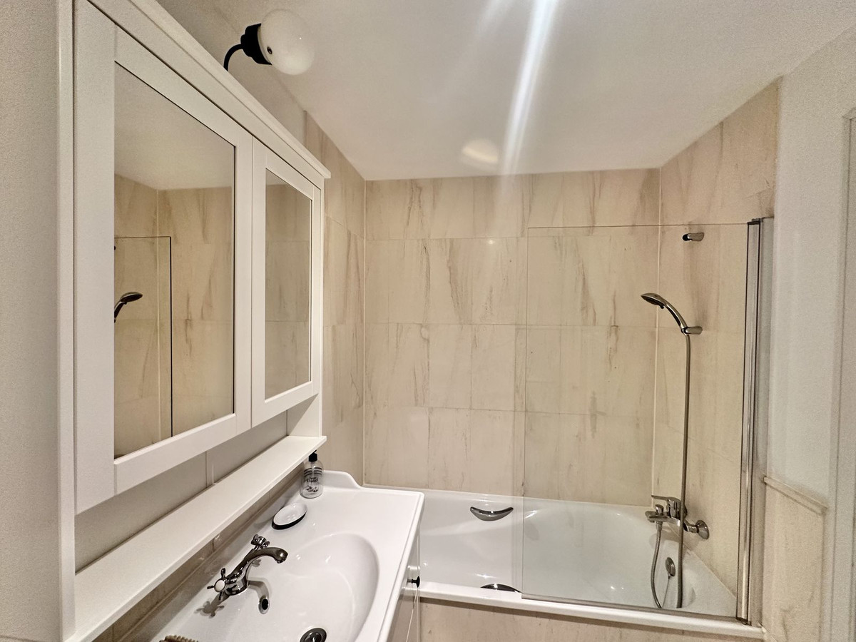 Appartement te koop in Calahonda | 2 slaapkamers H5209186