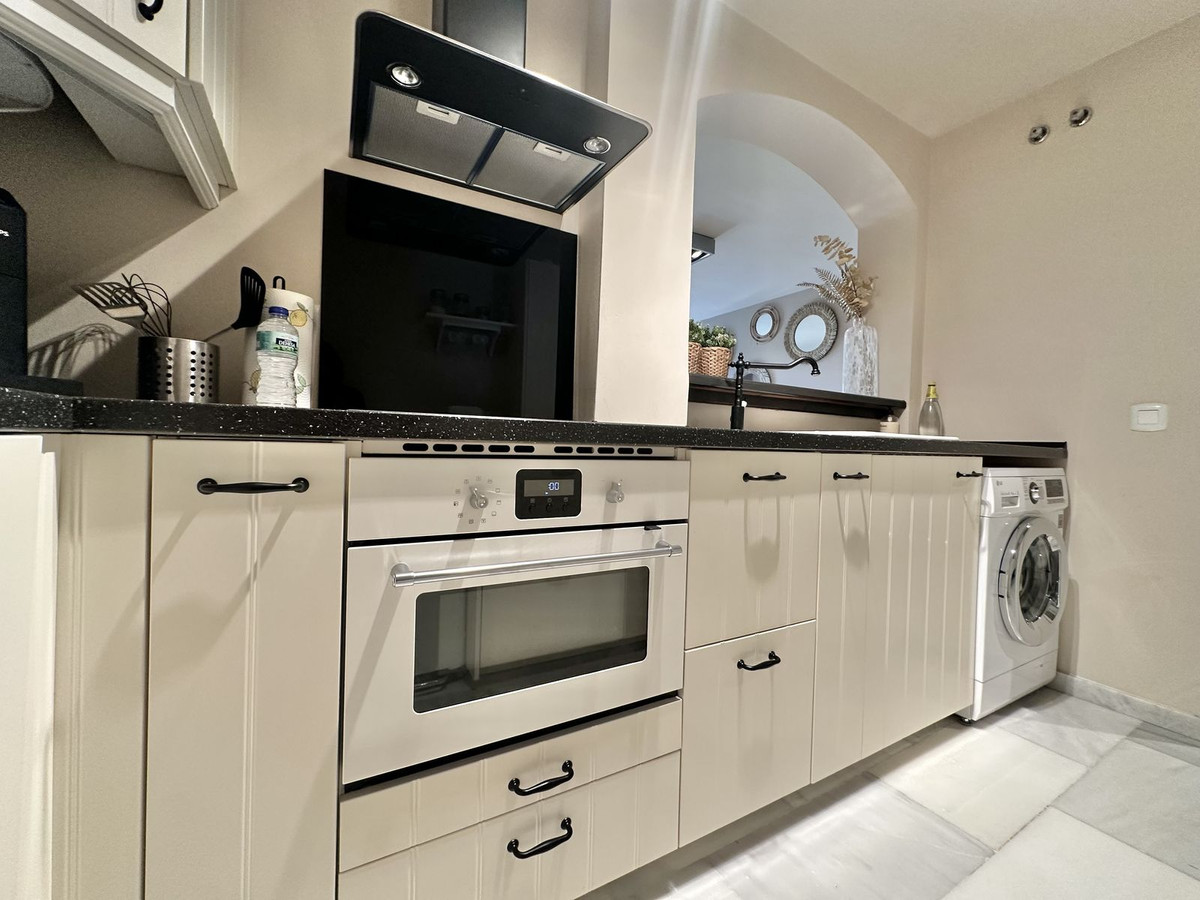 Appartement te koop in Calahonda | 2 slaapkamers H5209186