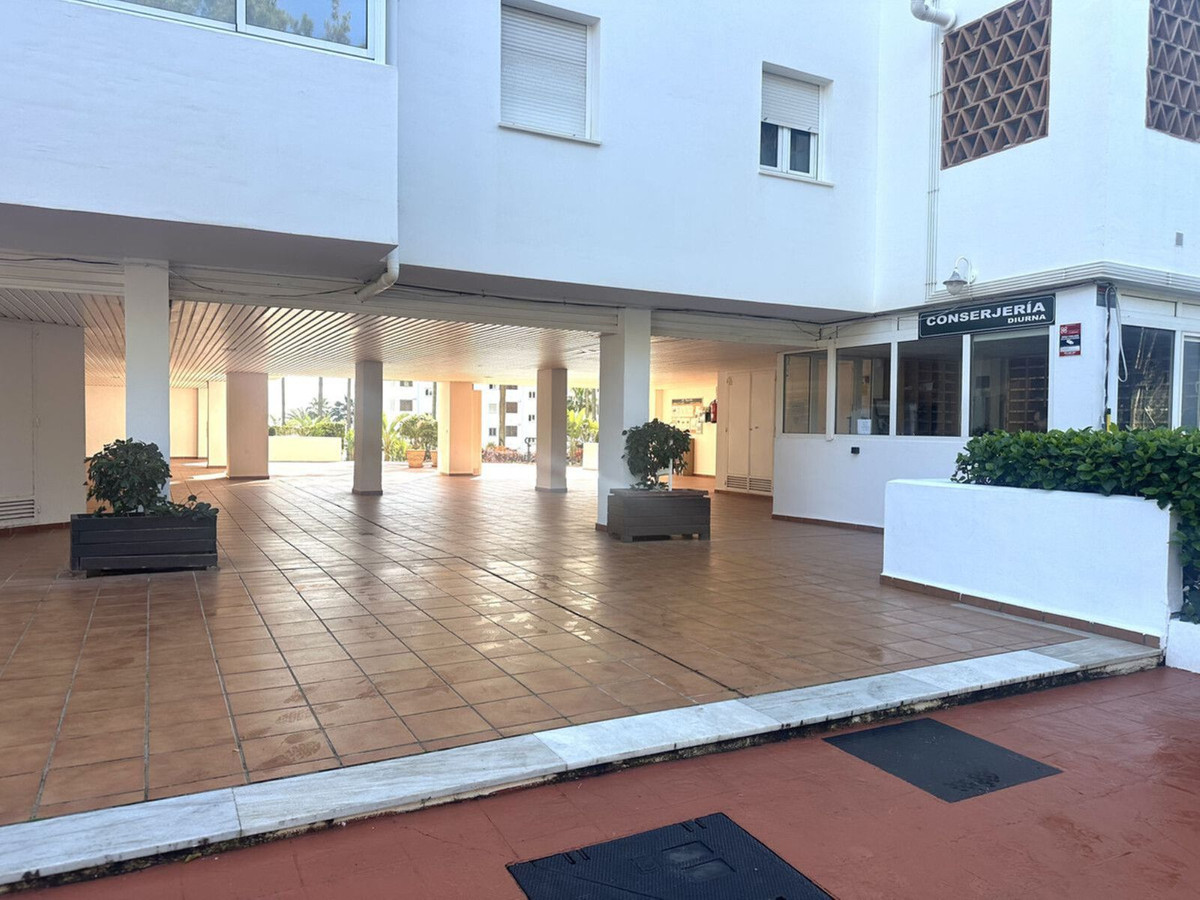 Appartement te koop in Calahonda | 2 slaapkamers H5209186