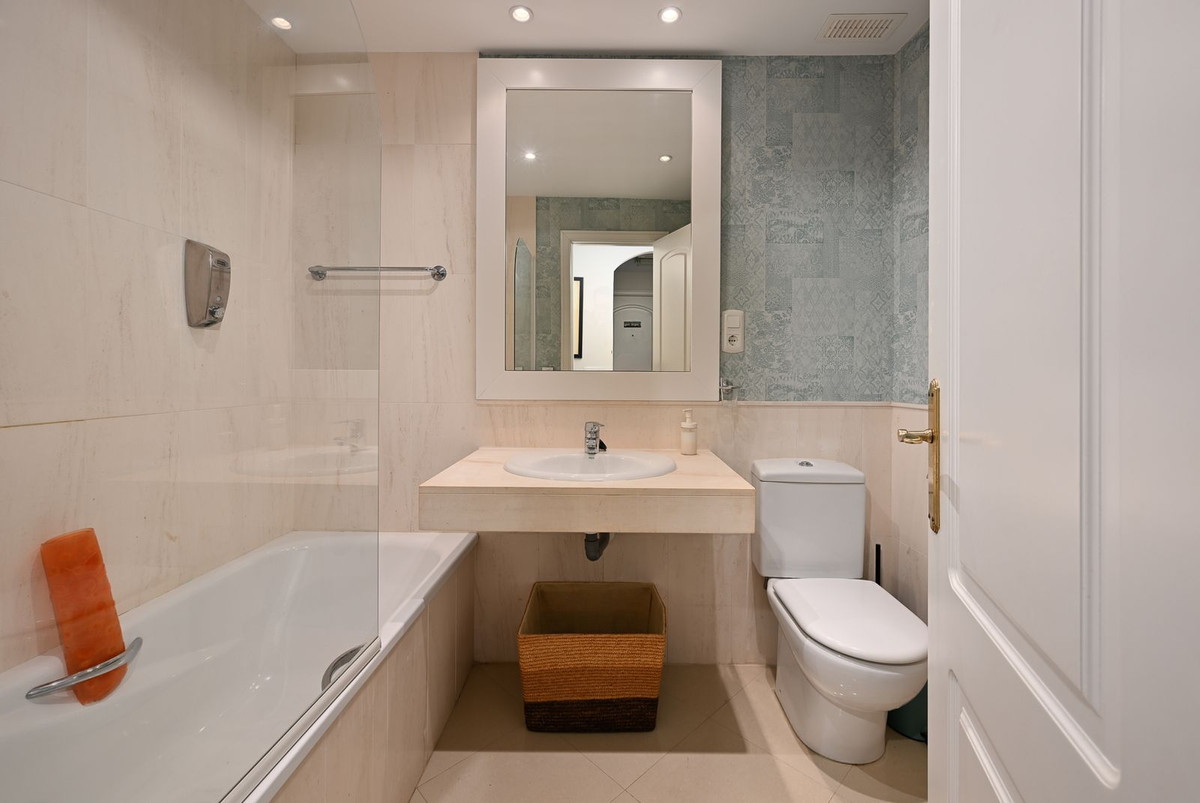 Appartement te koop in Calahonda | 2 slaapkamers H5256958