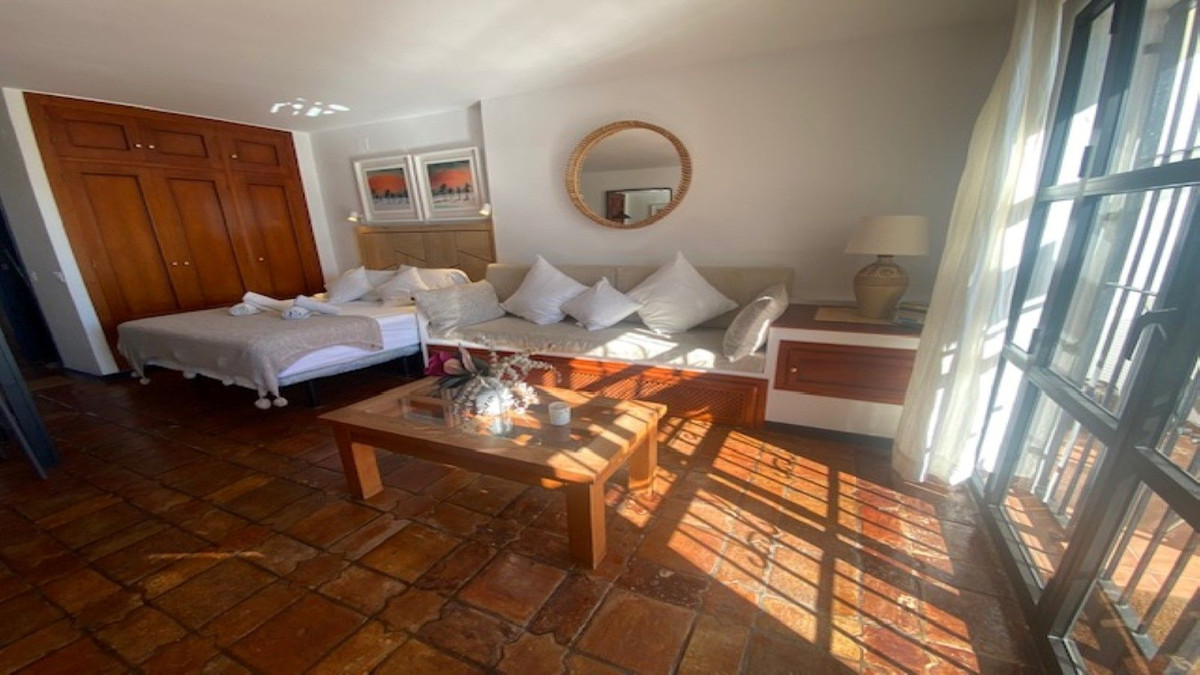 Appartement te koop in Calahonda | 0 slaapkamers H5257819