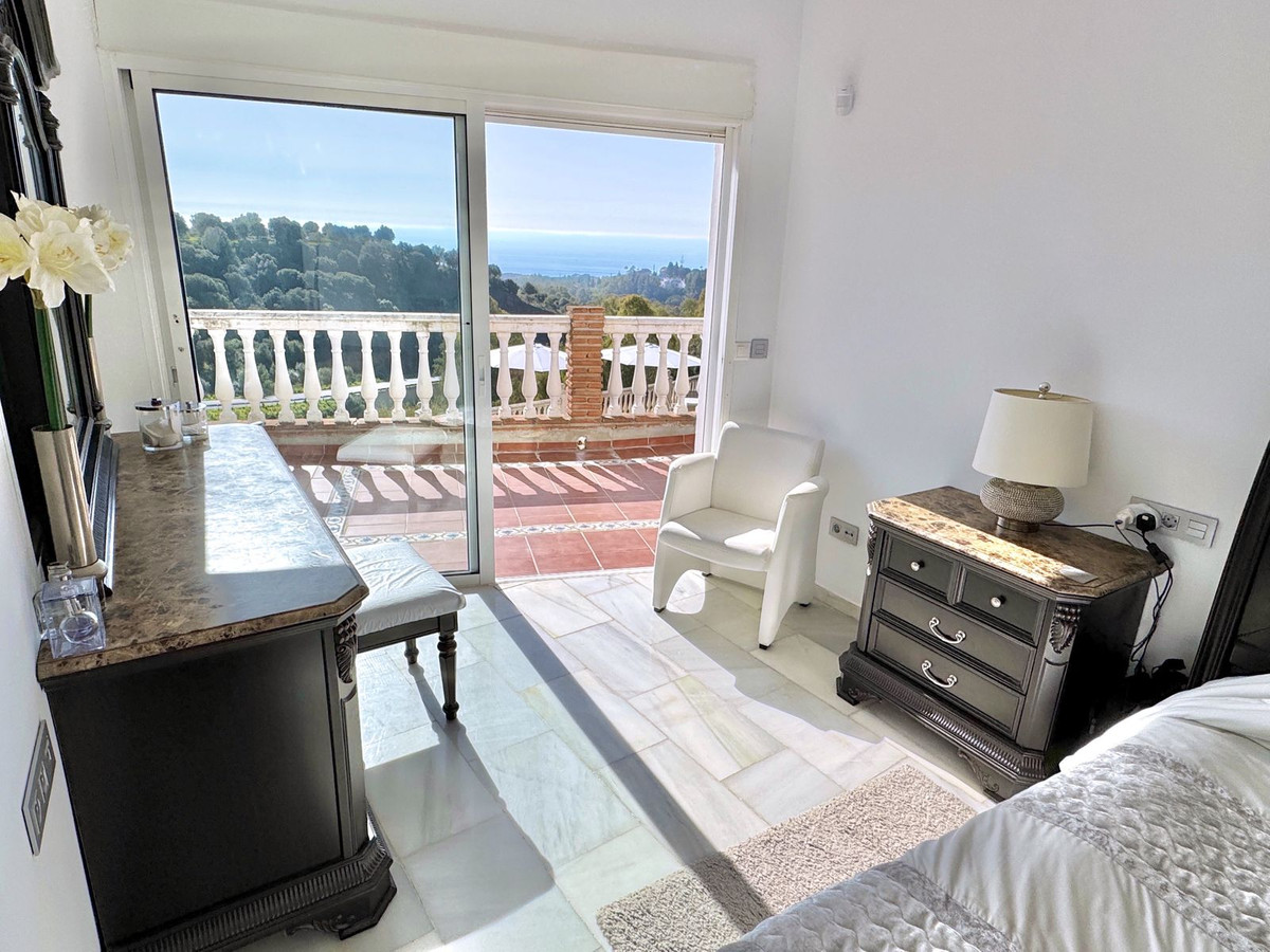 Huis te koop in Calahonda | 5 slaapkamers H5319469