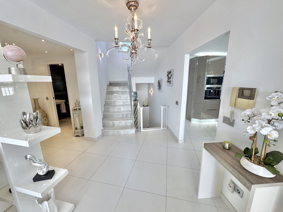 Huis te koop in Calahonda | 5 slaapkamers H5319469