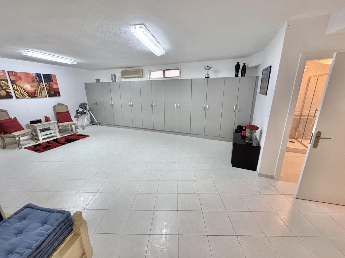 Huis te koop in Calahonda | 5 slaapkamers H5319469