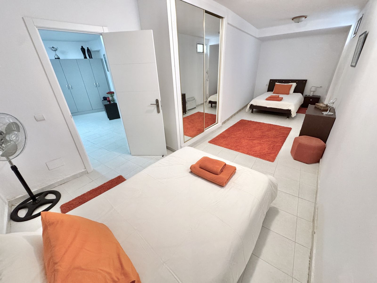 Huis te koop in Calahonda | 5 slaapkamers H5319469