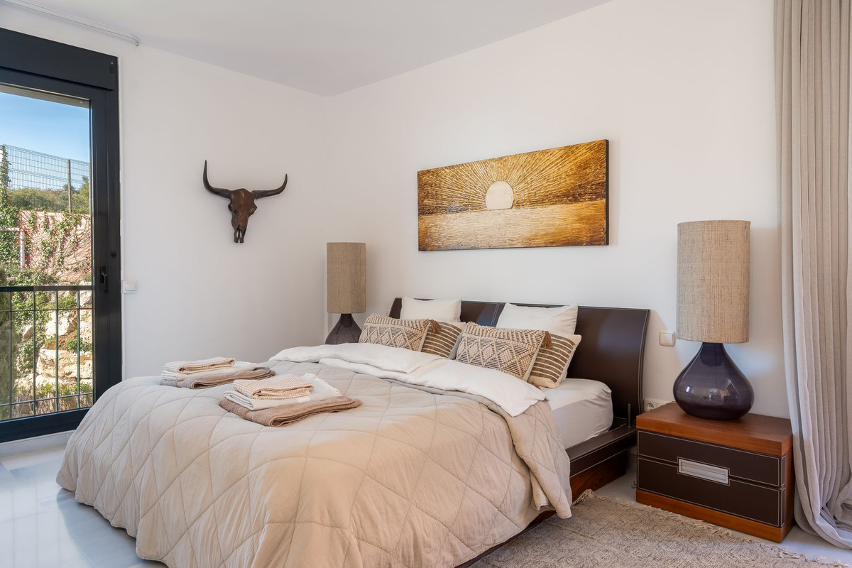 Appartement te koop in Calahonda | 4 slaapkamers H5344285