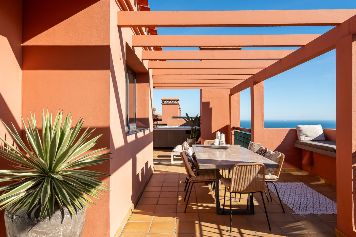 Appartement te koop in Calahonda | 4 slaapkamers H5344285