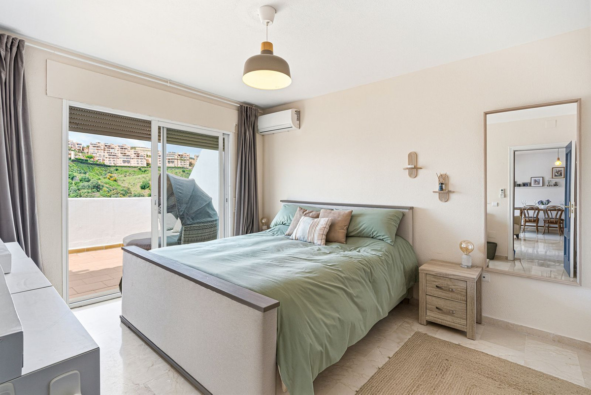 Penthouse te koop in Calahonda | 3 slaapkamers H5357239