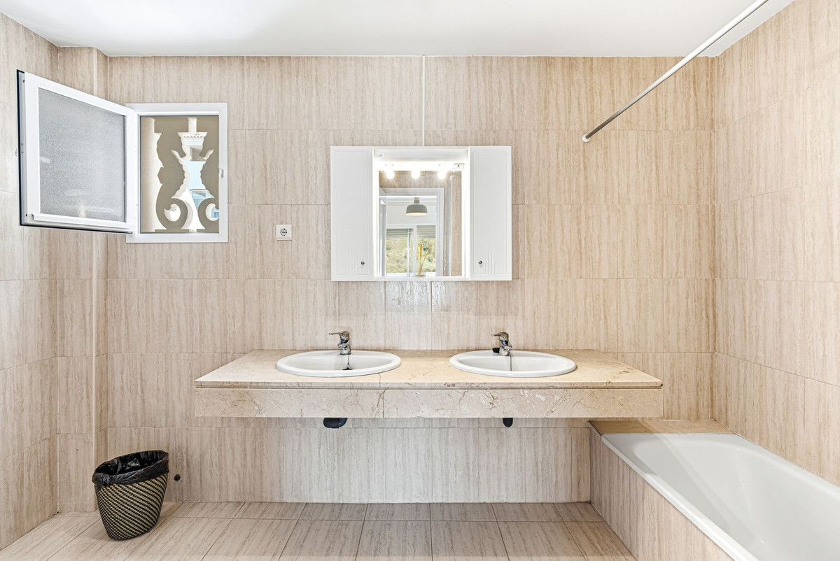 Penthouse te koop in Calahonda | 3 slaapkamers H5357239
