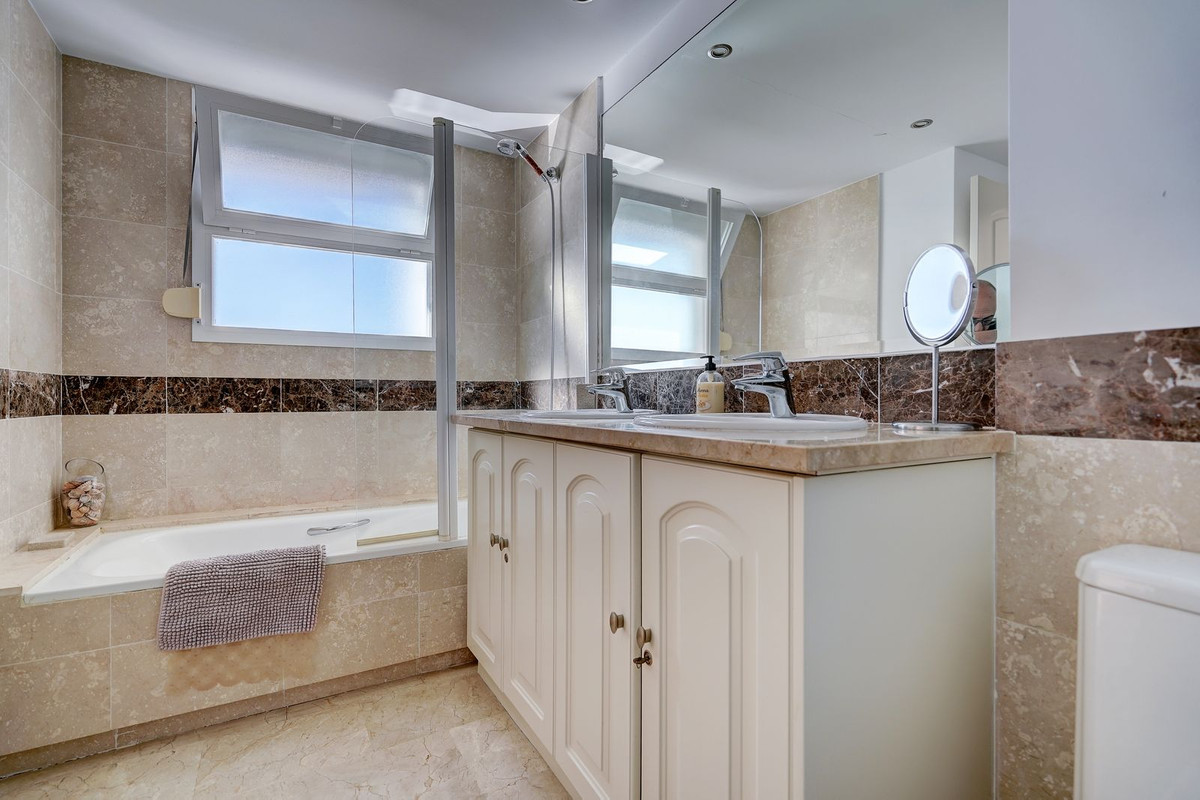 Penthouse te koop in Calahonda | 2 slaapkamers H5359543