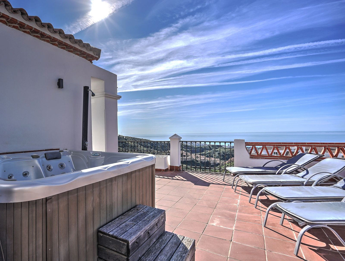 Penthouse te koop in Calahonda | 2 slaapkamers H5359543