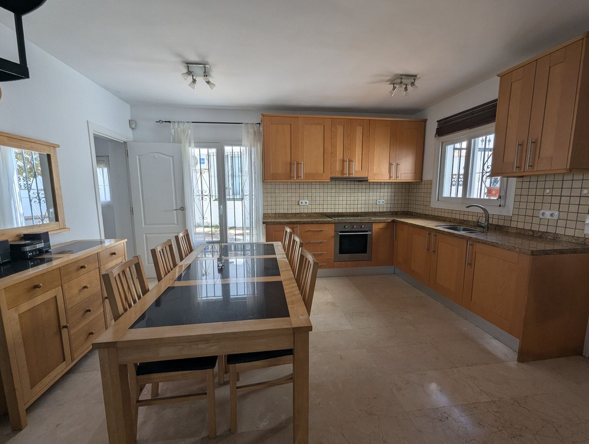 Huis te koop in Calahonda | 3 slaapkamers H5387842