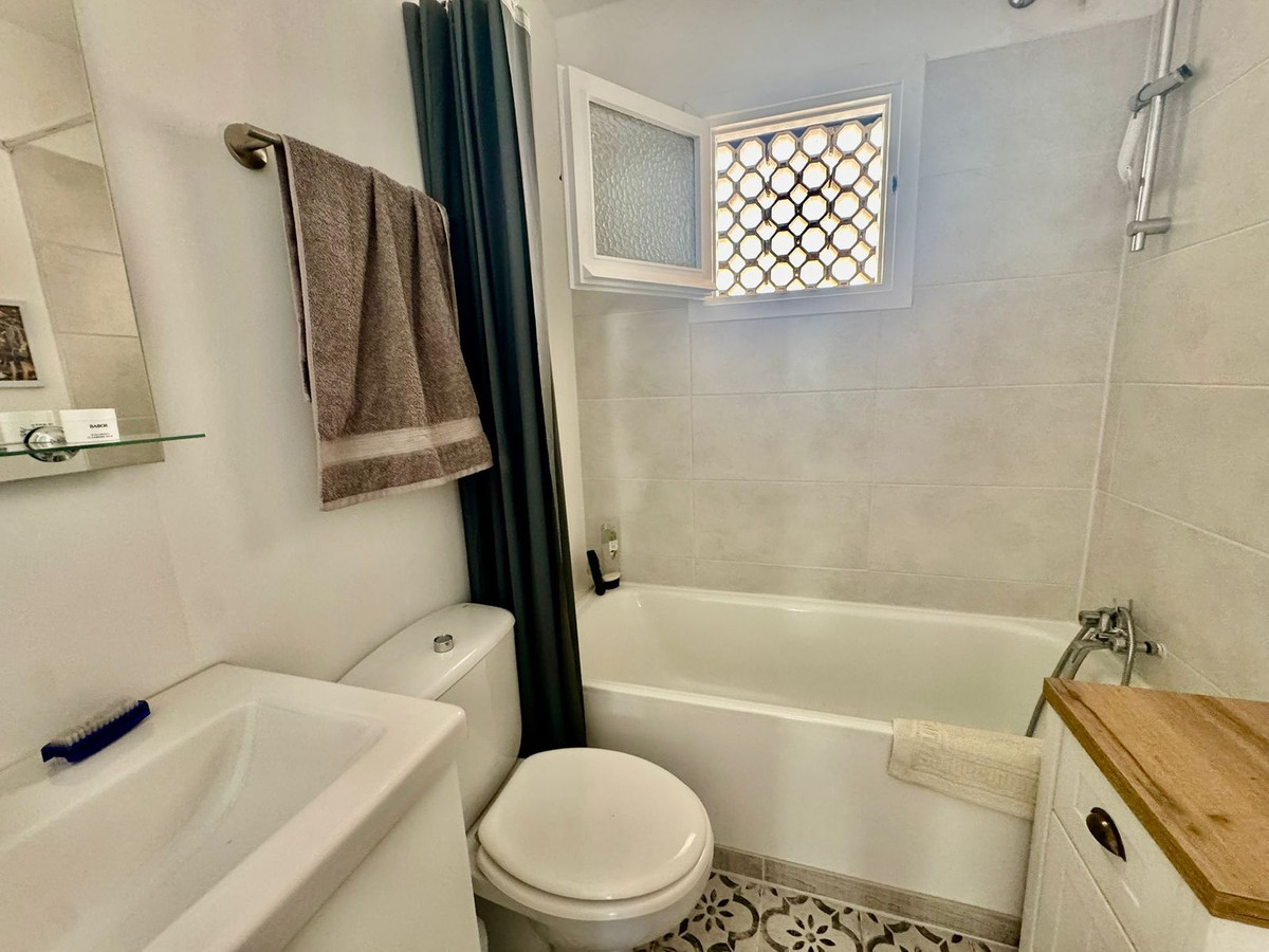 Appartement te koop in Calahonda | 2 slaapkamers H5389246