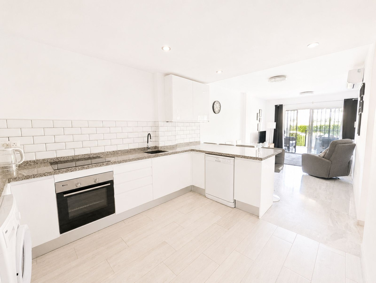 Appartement te koop in Calahonda | 2 slaapkamers H5399755