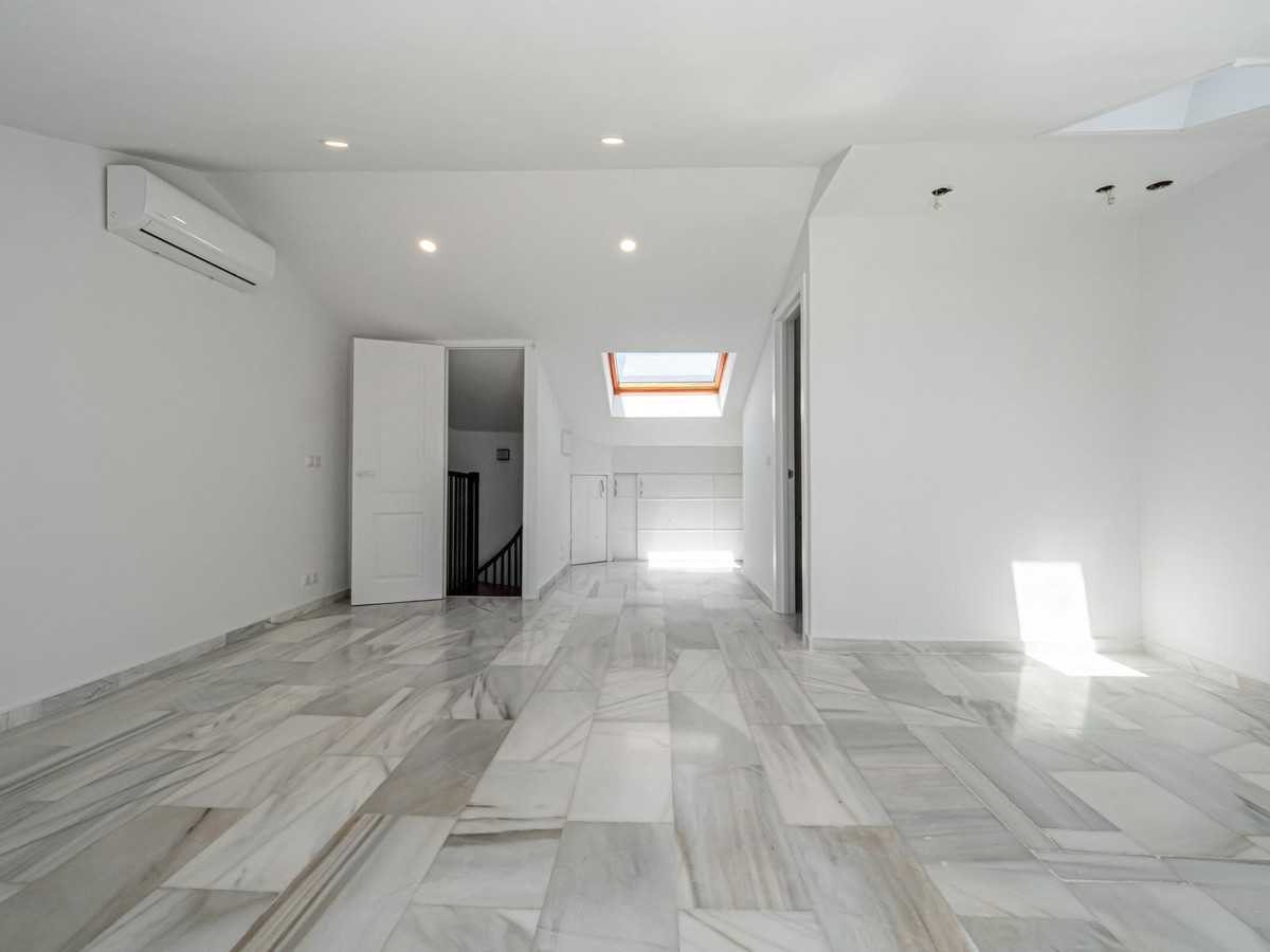 Huis te koop in Calahonda | 4 slaapkamers H5402227
