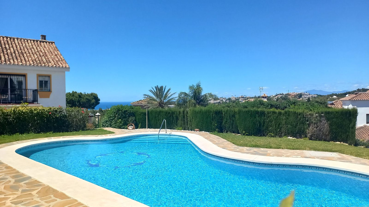 Appartement te koop in Calahonda | 4 slaapkamers H5402821