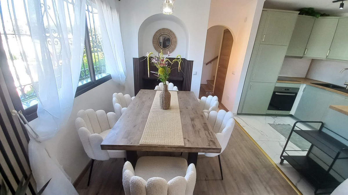 Appartement te koop in Calahonda | 4 slaapkamers H5402821