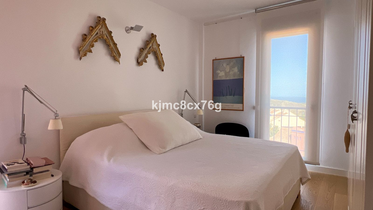 Appartement te koop in Calahonda | 4 slaapkamers H5407117