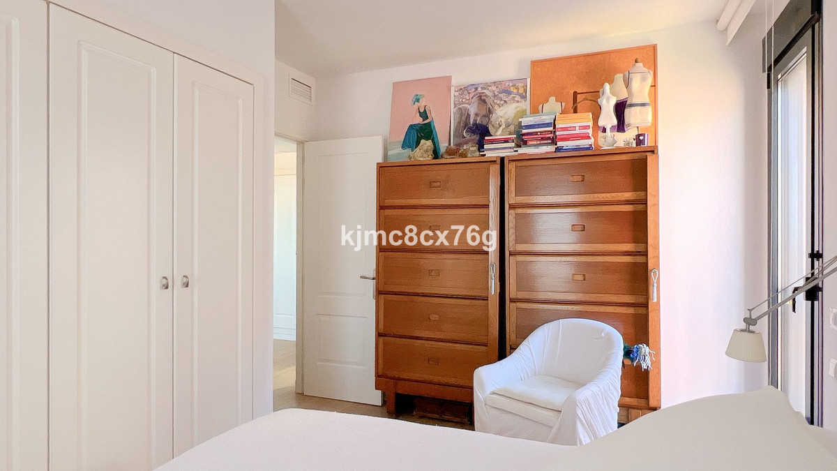 Appartement te koop in Calahonda | 4 slaapkamers H5407117