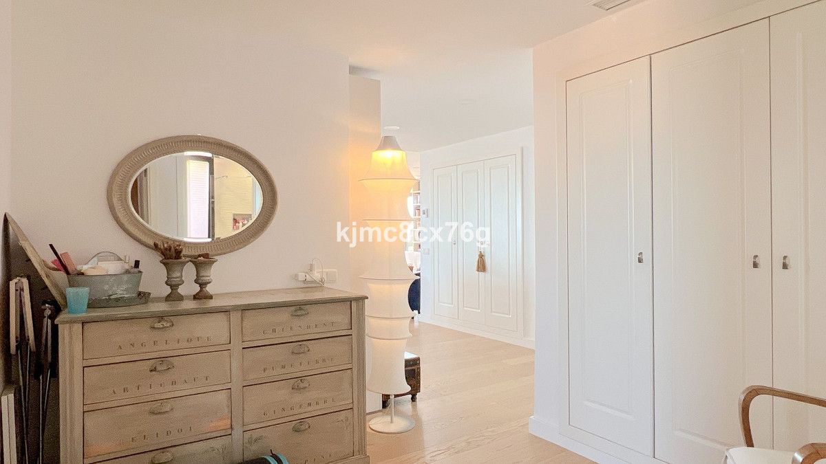 Appartement te koop in Calahonda | 4 slaapkamers H5407117