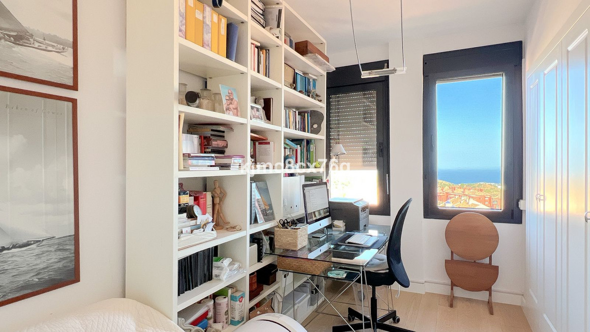 Appartement te koop in Calahonda | 4 slaapkamers H5407117