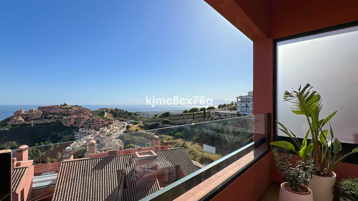 Appartement te koop in Calahonda | 4 slaapkamers H5407117