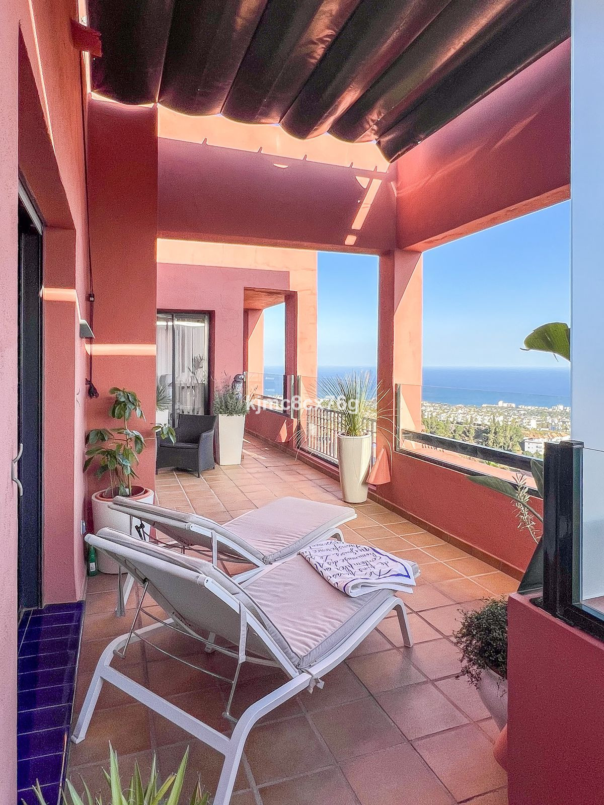 Appartement te koop in Calahonda | 4 slaapkamers H5407117