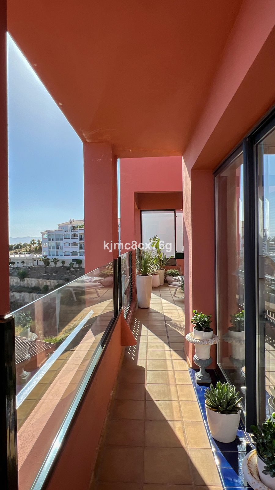Appartement te koop in Calahonda | 4 slaapkamers H5407117