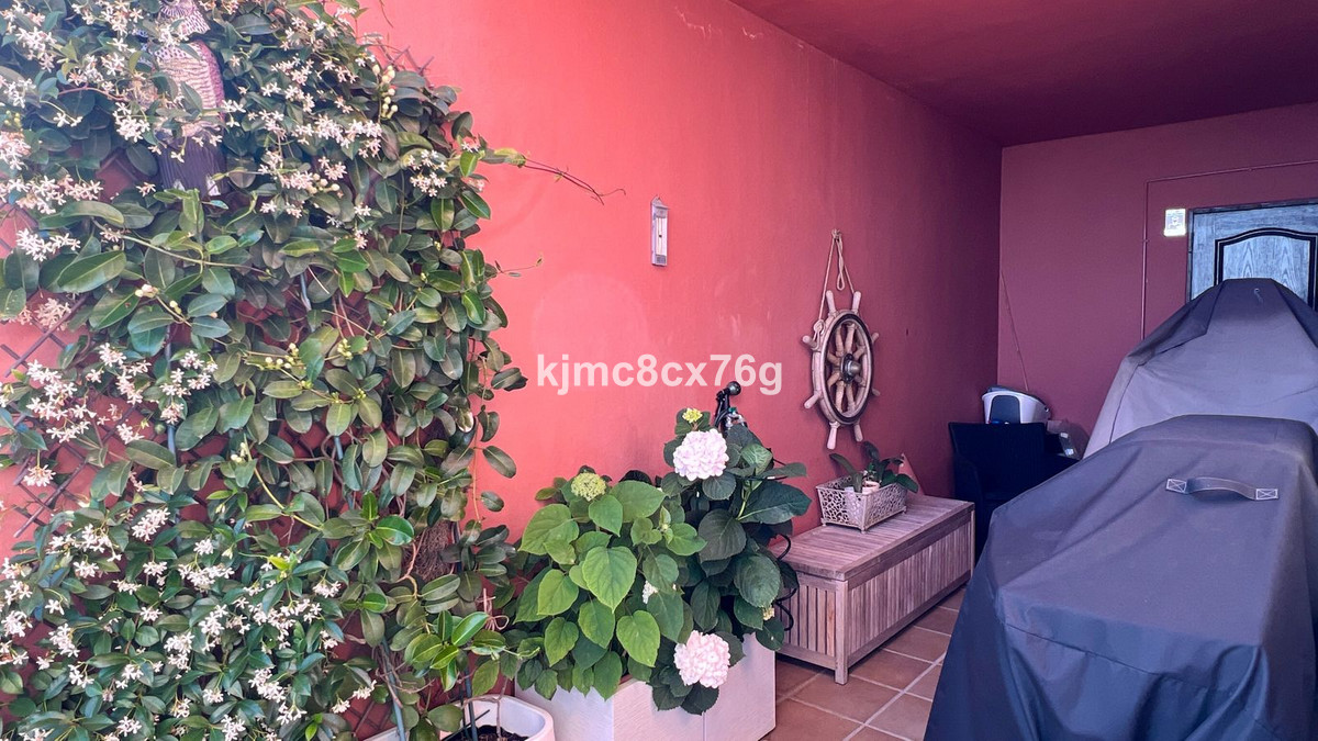 Appartement te koop in Calahonda | 4 slaapkamers H5407117