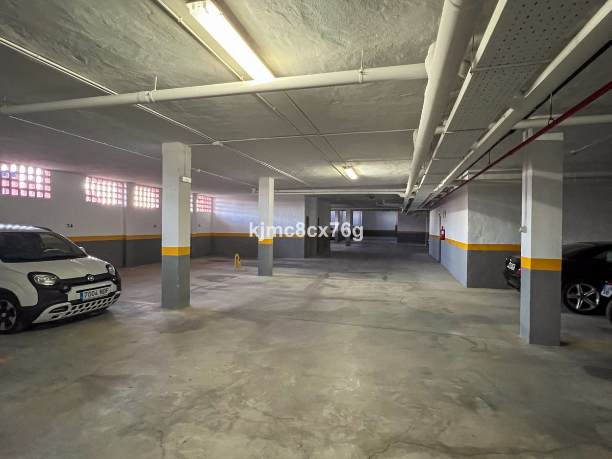 Appartement te koop in Calahonda | 4 slaapkamers H5407117
