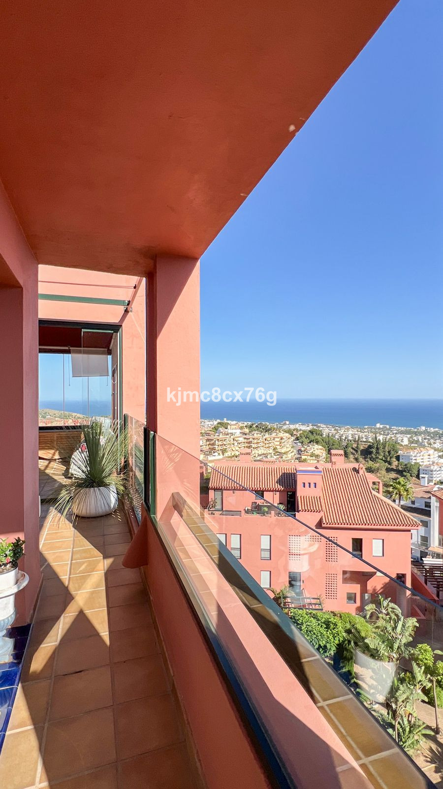 Appartement te koop in Calahonda | 4 slaapkamers H5407117