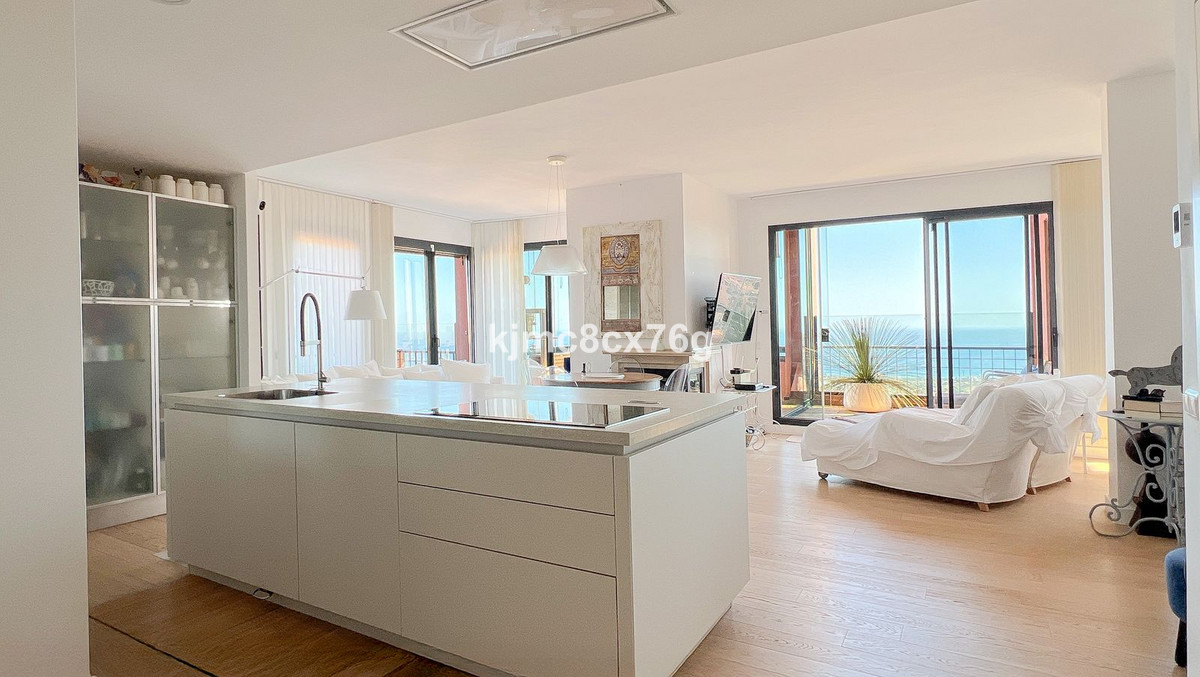 Appartement te koop in Calahonda | 4 slaapkamers H5407117