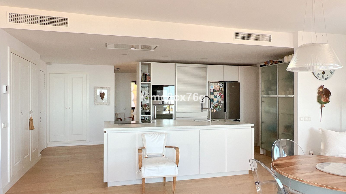 Appartement te koop in Calahonda | 4 slaapkamers H5407117