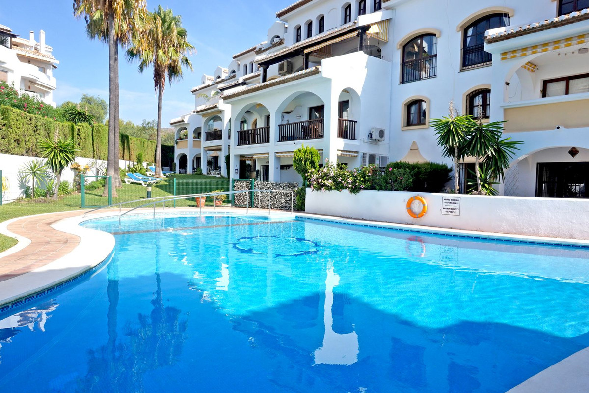 Appartement te koop in Calahonda | 2 slaapkamers H5408224